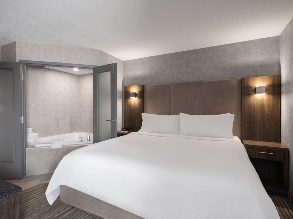 Holiday Inn Calgary Airport By Ihg Exterior foto